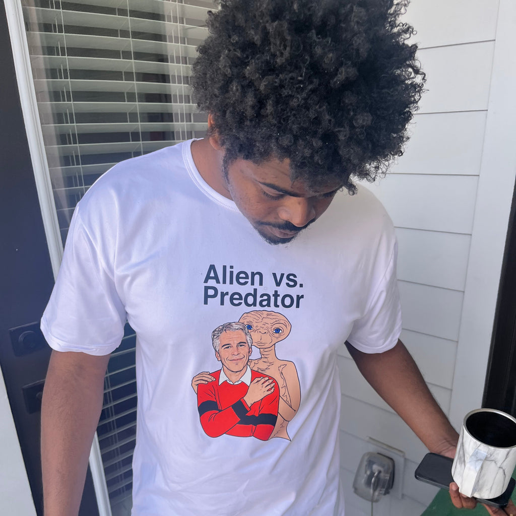 ALIEN VS PREDATOR TEE - WHITE